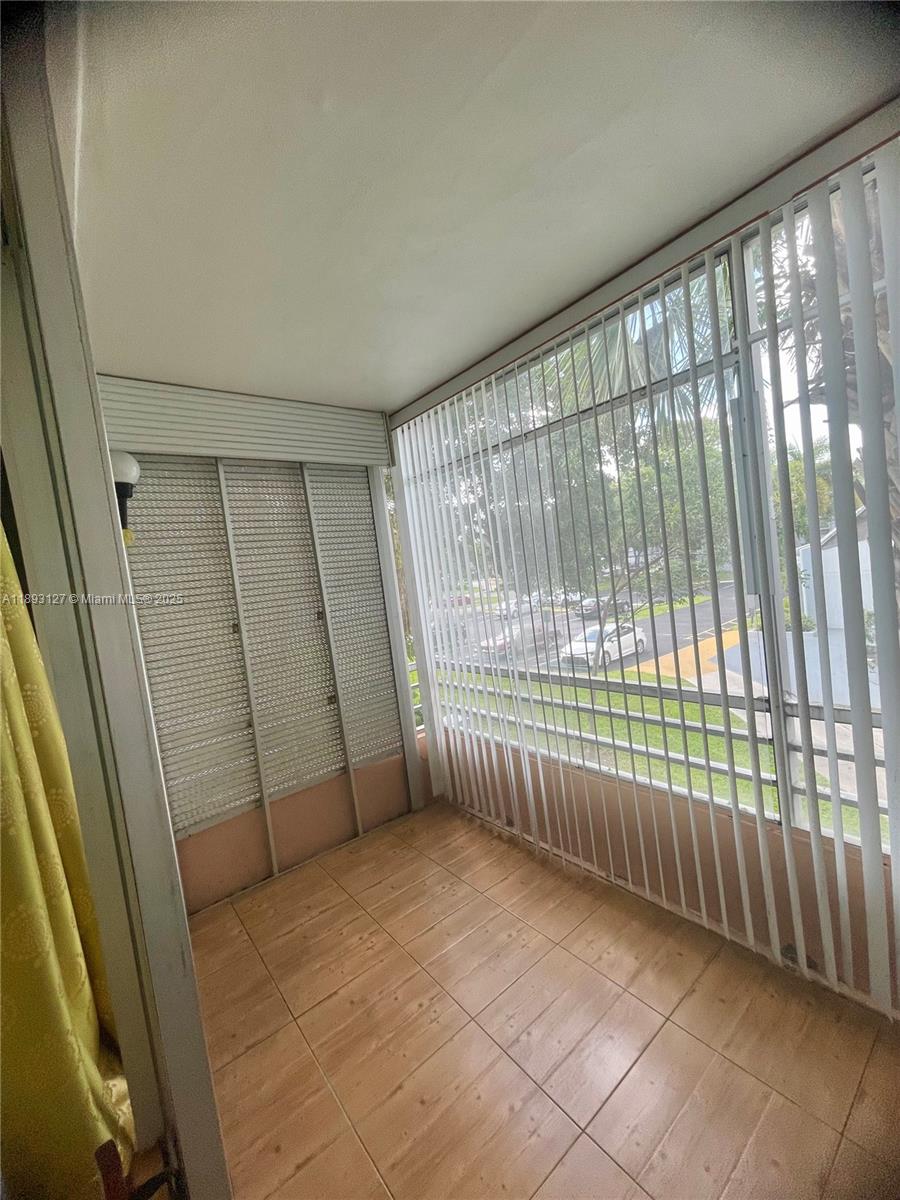 SANDS POINT CONDOMINIUM I - Residential