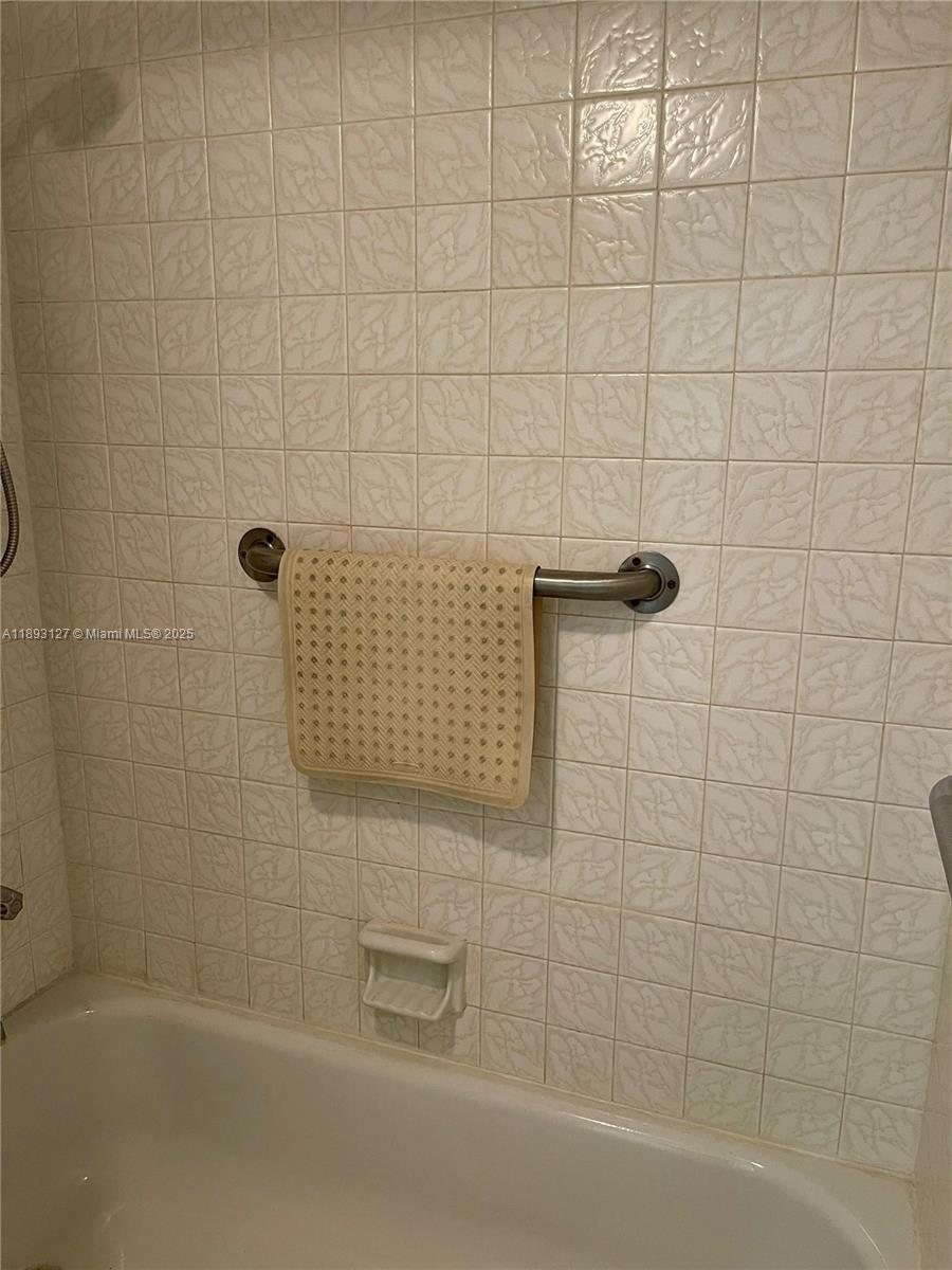 SANDS POINT CONDOMINIUM I - Residential
