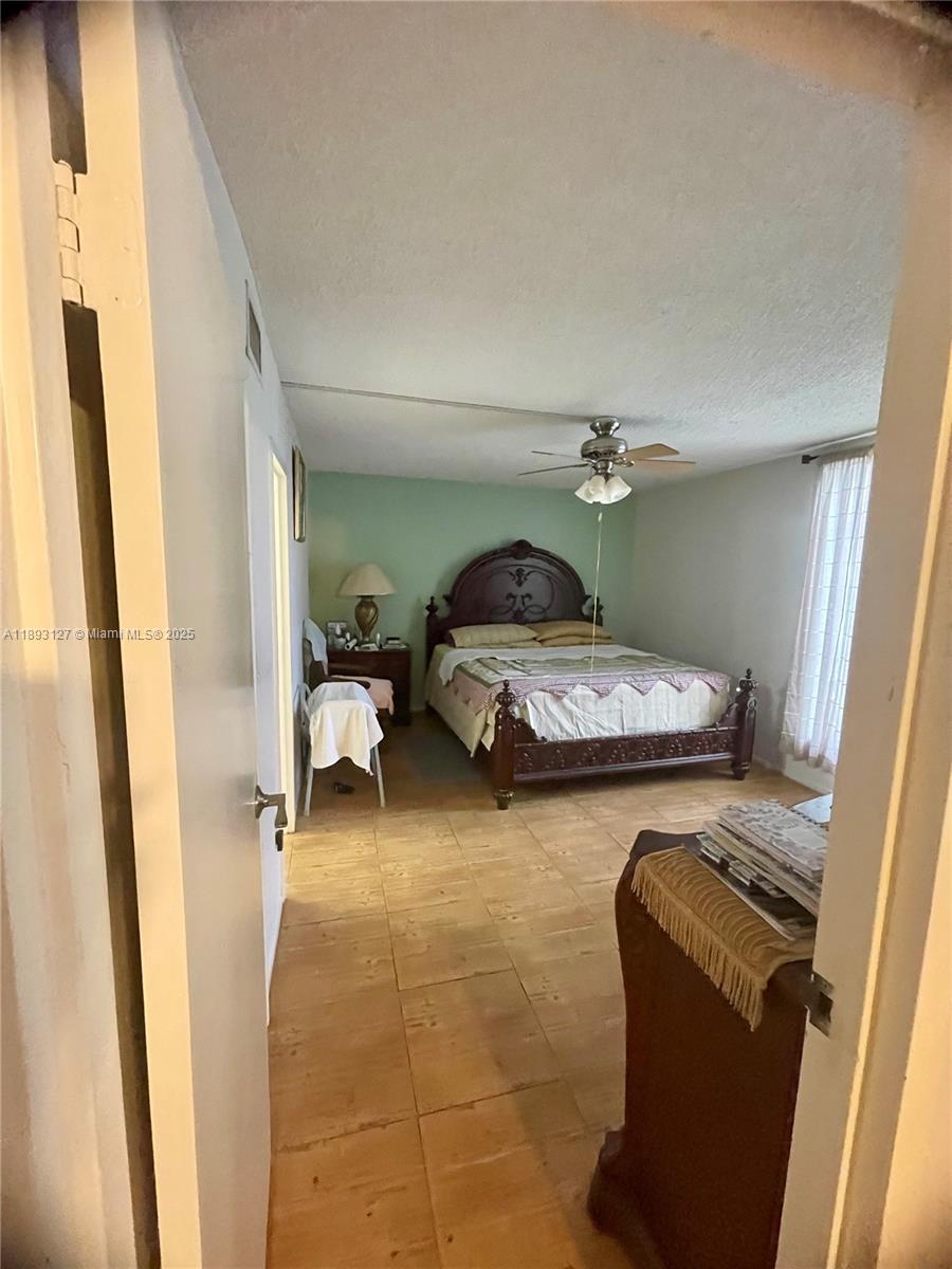 SANDS POINT CONDOMINIUM I - Residential
