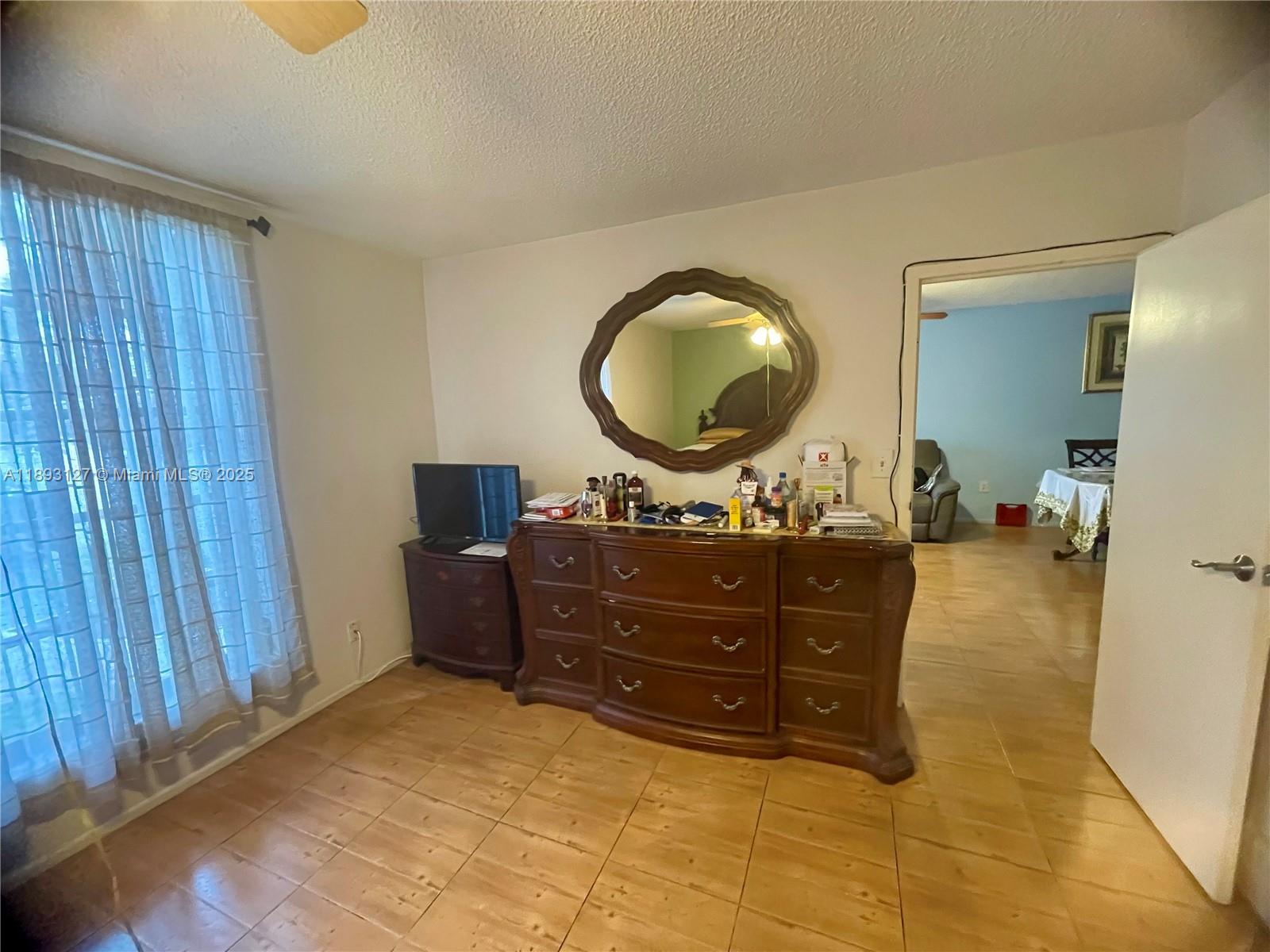 SANDS POINT CONDOMINIUM I - Residential
