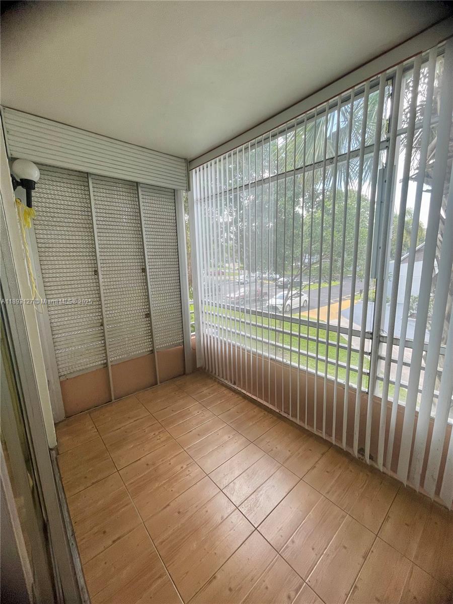 SANDS POINT CONDOMINIUM I - Residential