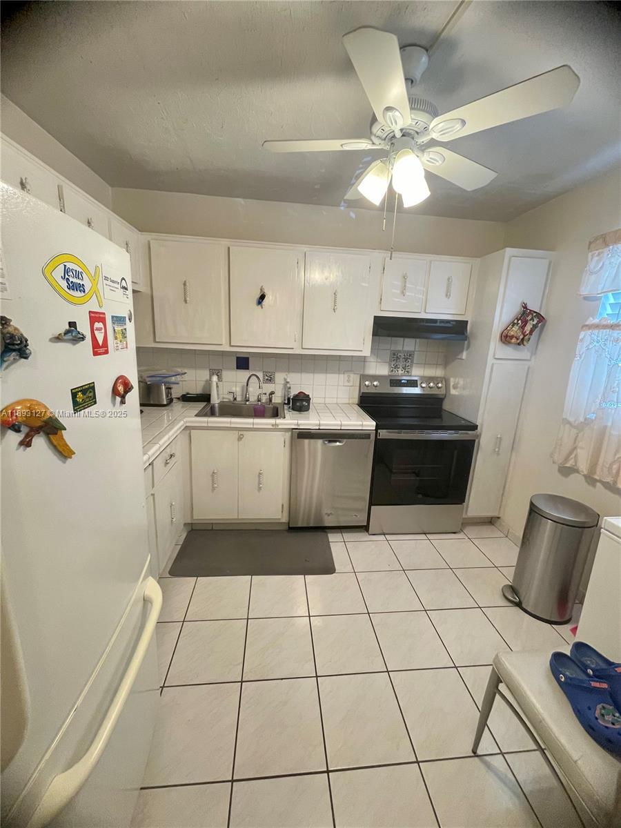 SANDS POINT CONDOMINIUM I - Residential
