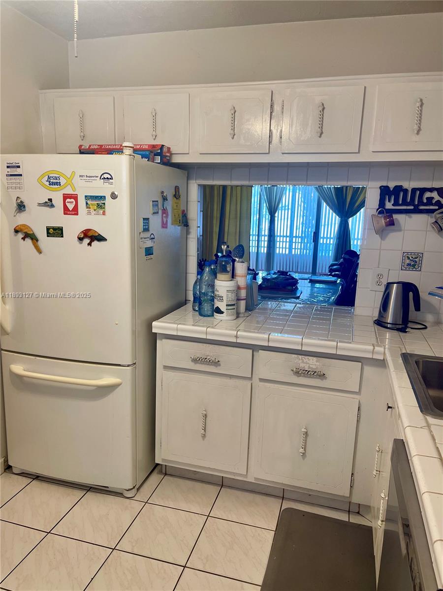 SANDS POINT CONDOMINIUM I - Residential