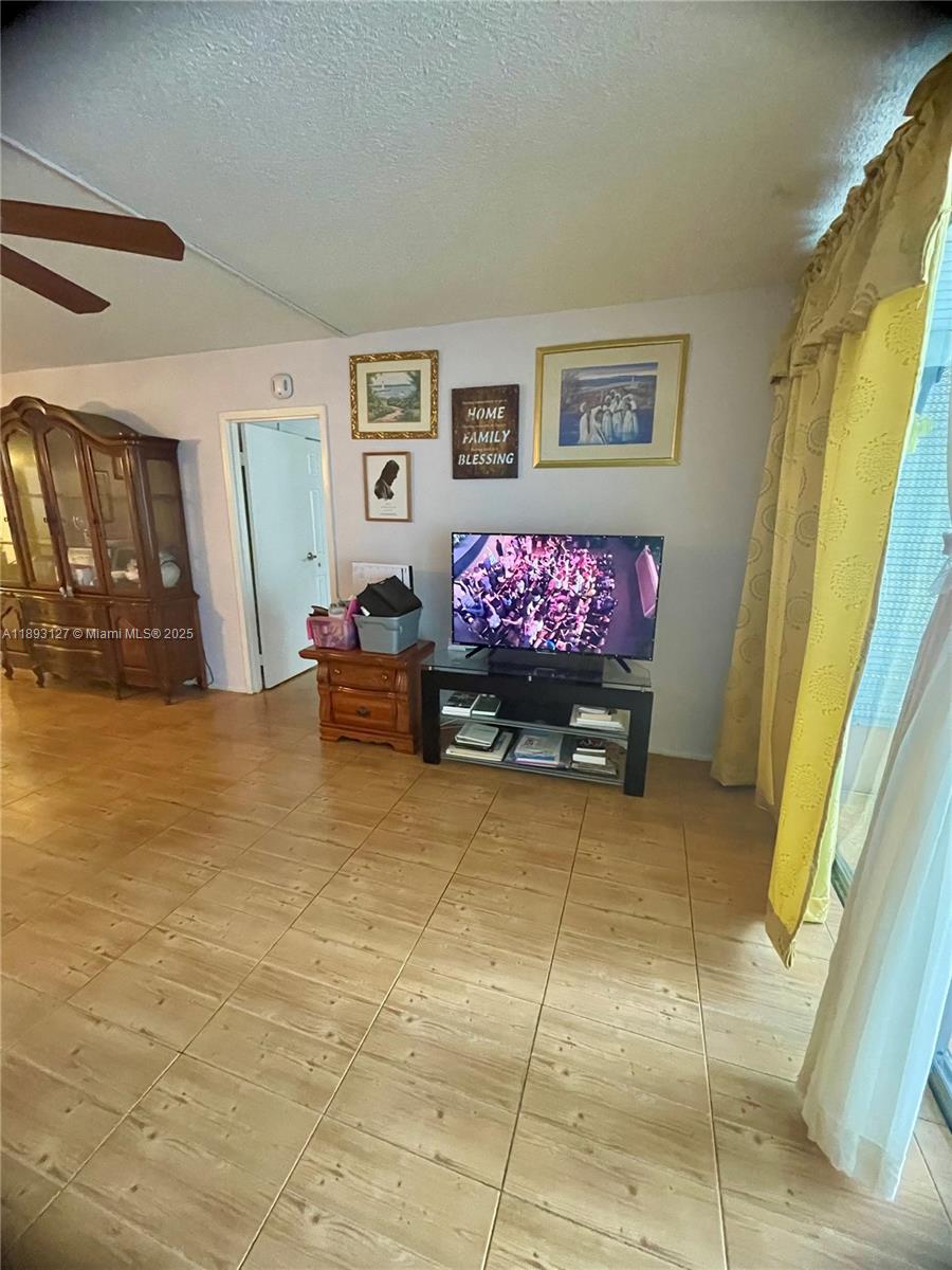 SANDS POINT CONDOMINIUM I - Residential