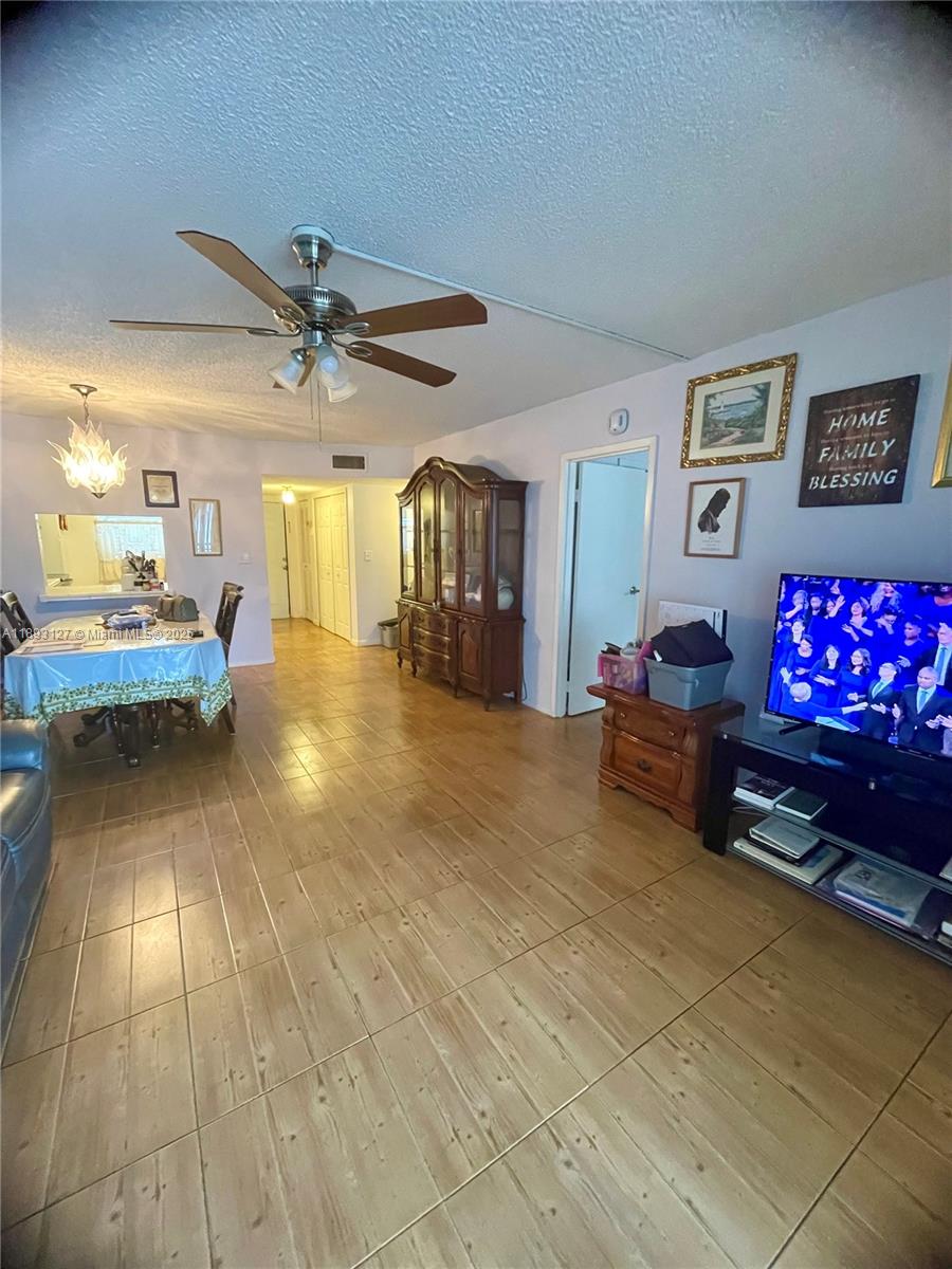 SANDS POINT CONDOMINIUM I - Residential