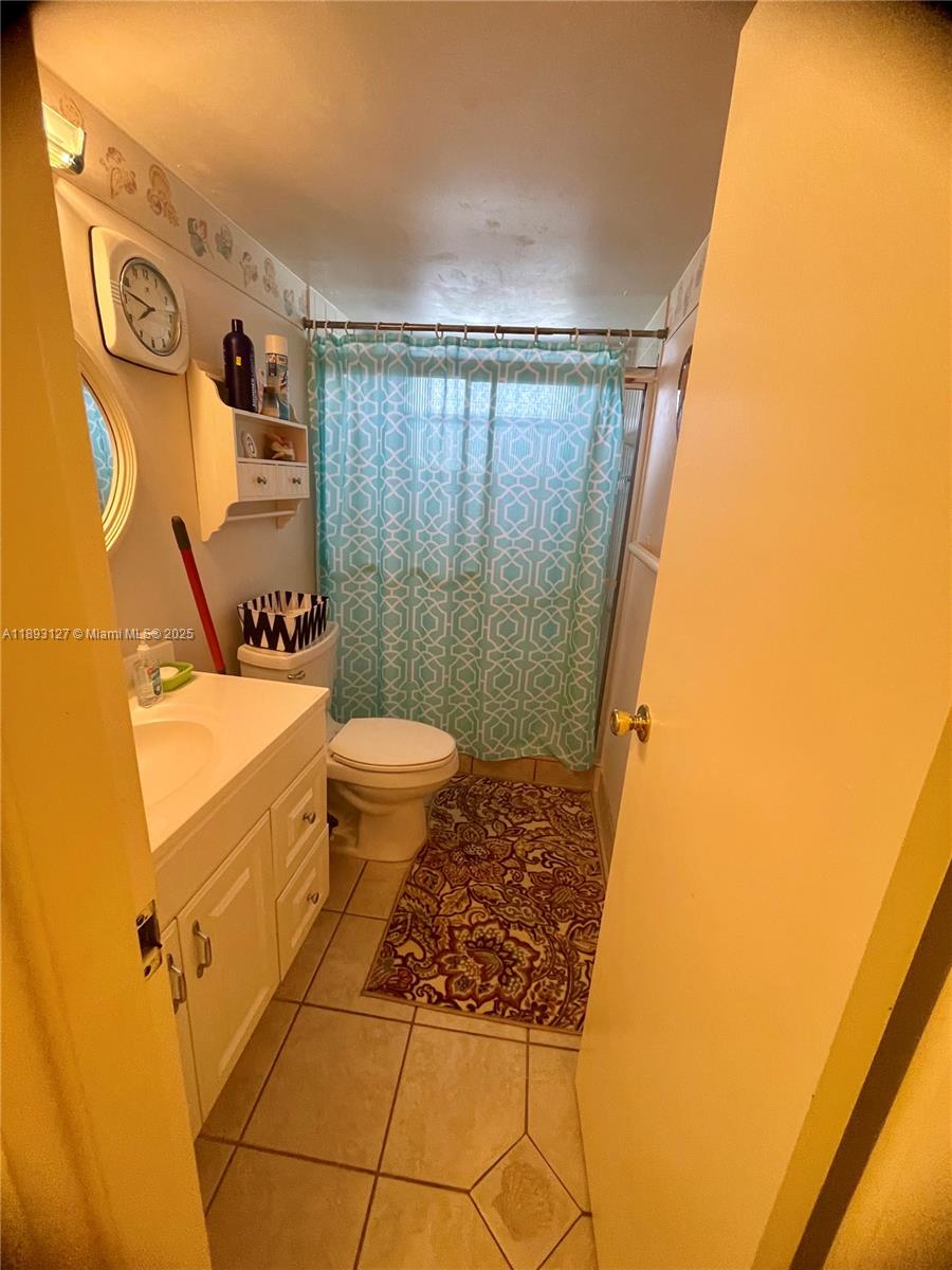 SANDS POINT CONDOMINIUM I - Residential
