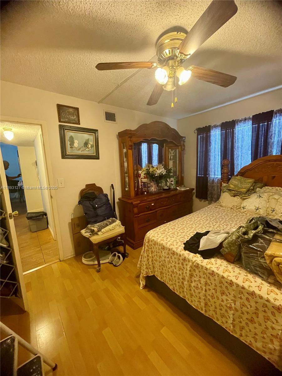 SANDS POINT CONDOMINIUM I - Residential
