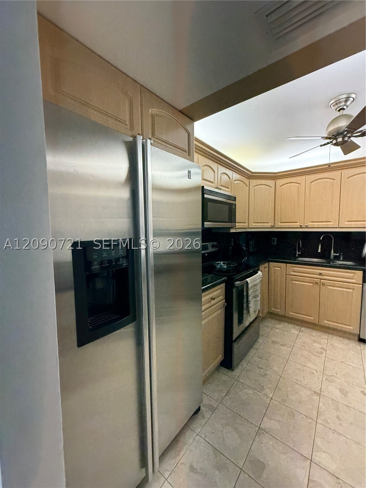 2500 Parkview Dr 907