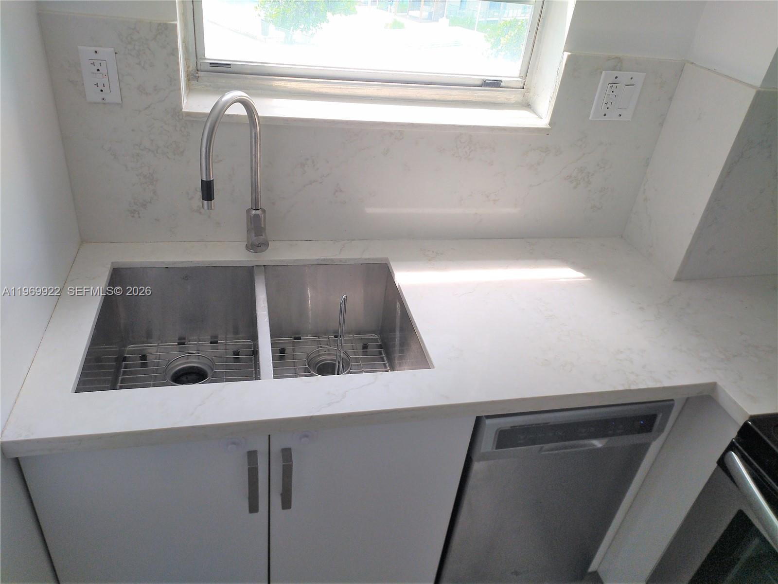 BAY PARK TOWERS CONDO - Residential Lease