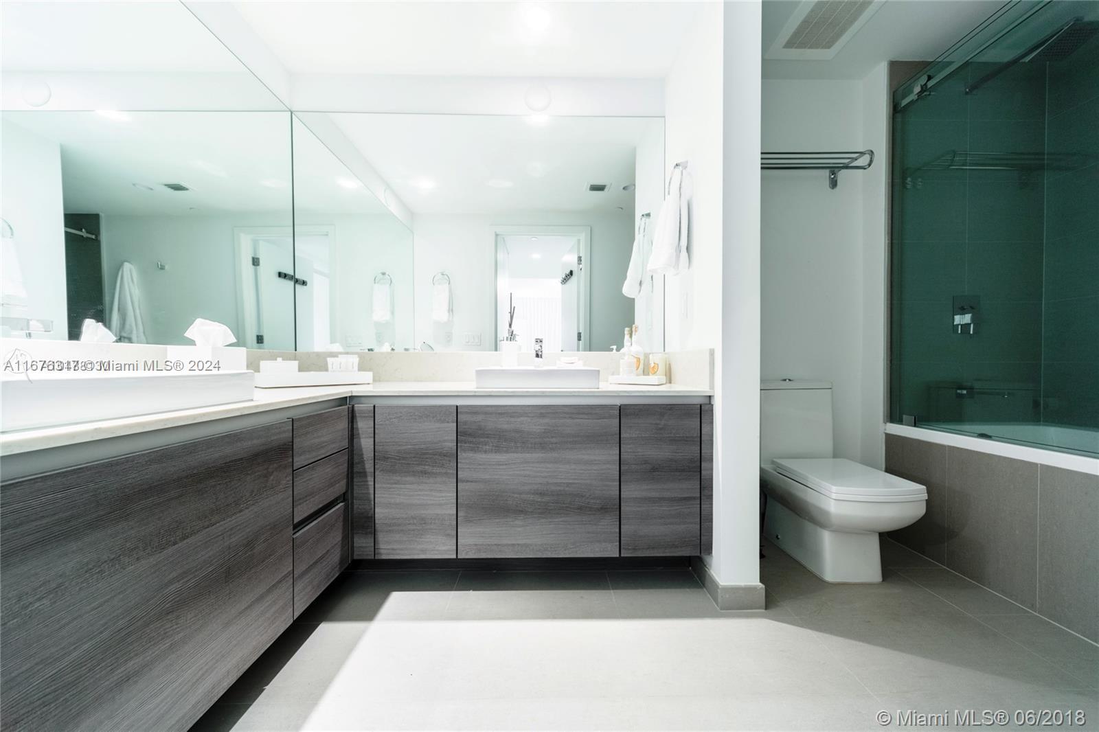 THE BOND (1080 BRICKELL) - Residential