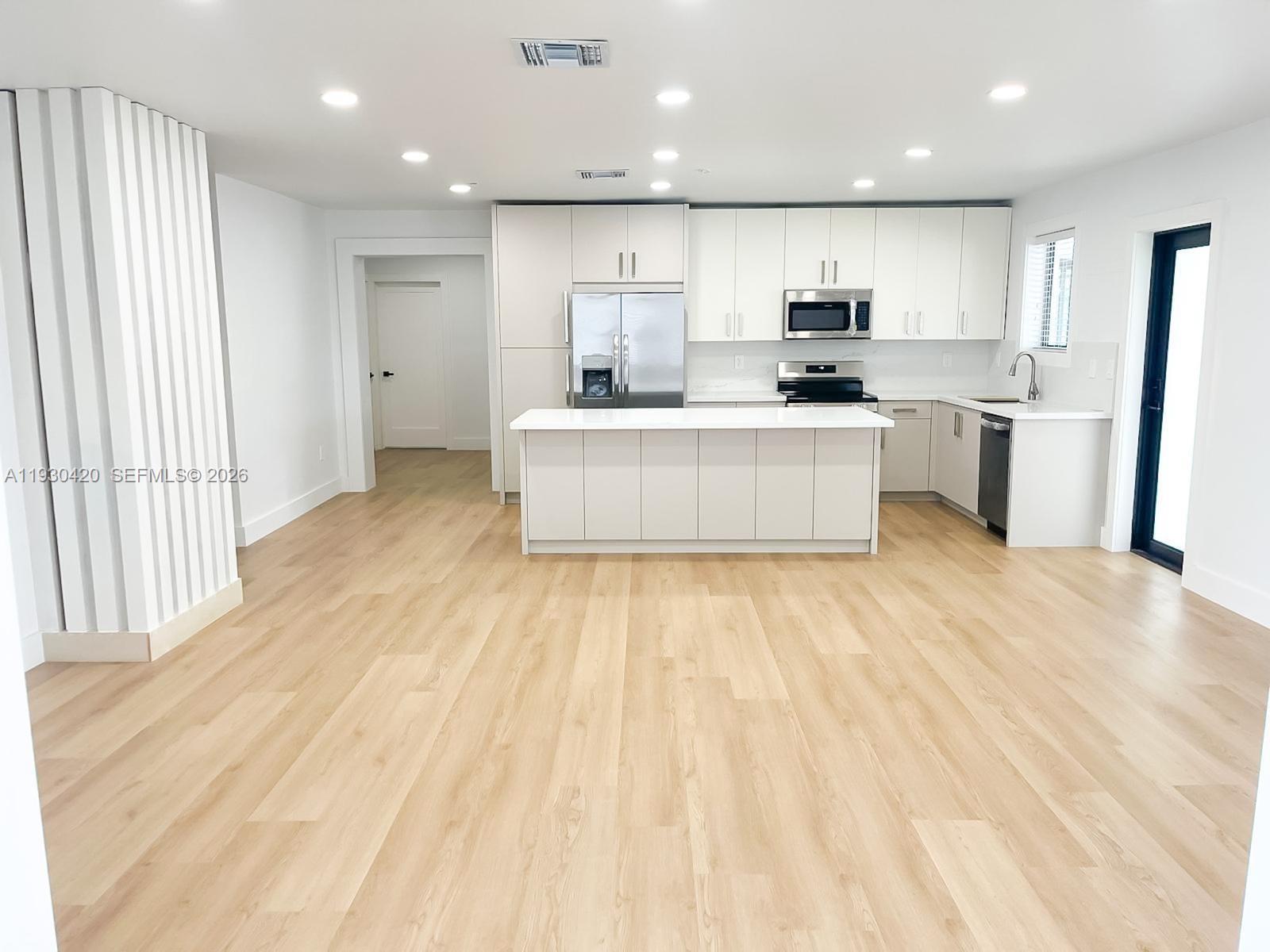 BRADLEY MANOR 3RD ADDN - Residential