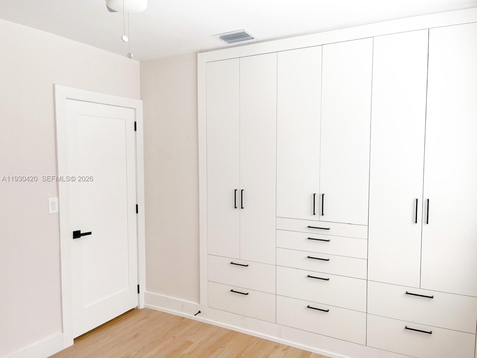 BRADLEY MANOR 3RD ADDN - Residential