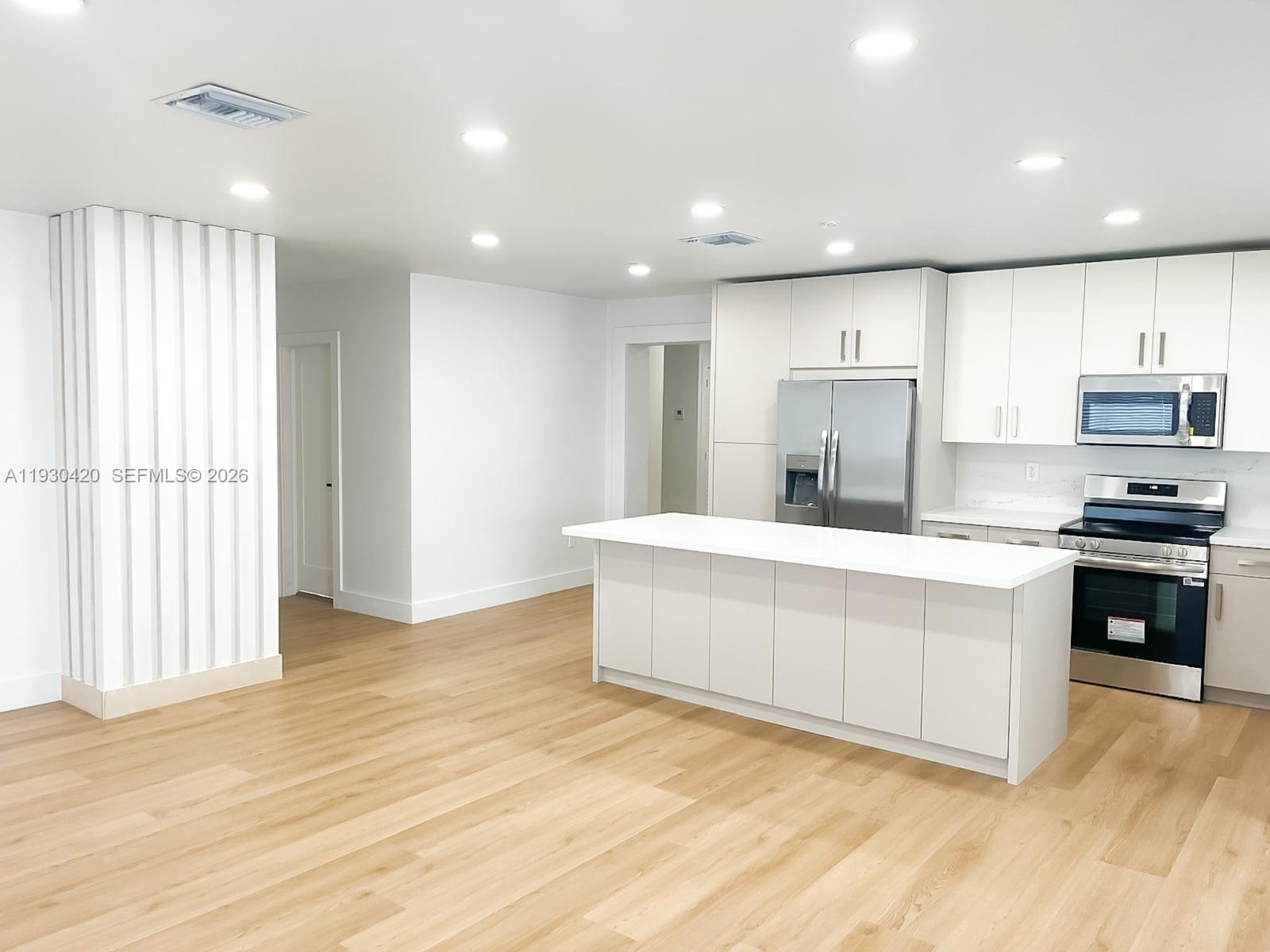 BRADLEY MANOR 3RD ADDN - Residential