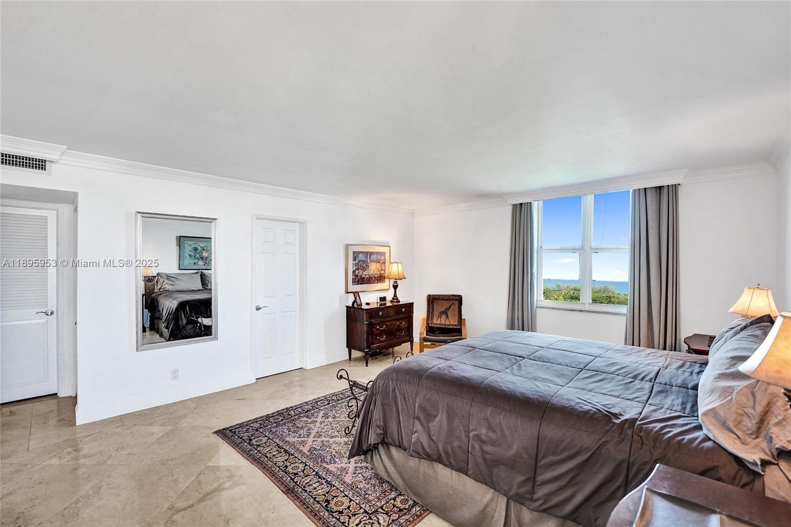 AMERICAS ON THE PARK COND - Residential