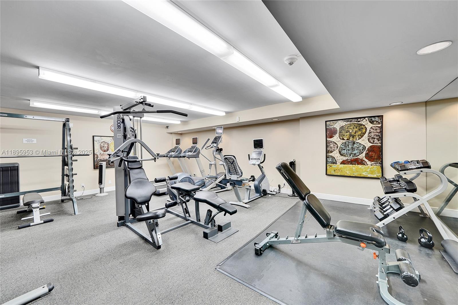 AMERICAS ON THE PARK COND - Residential