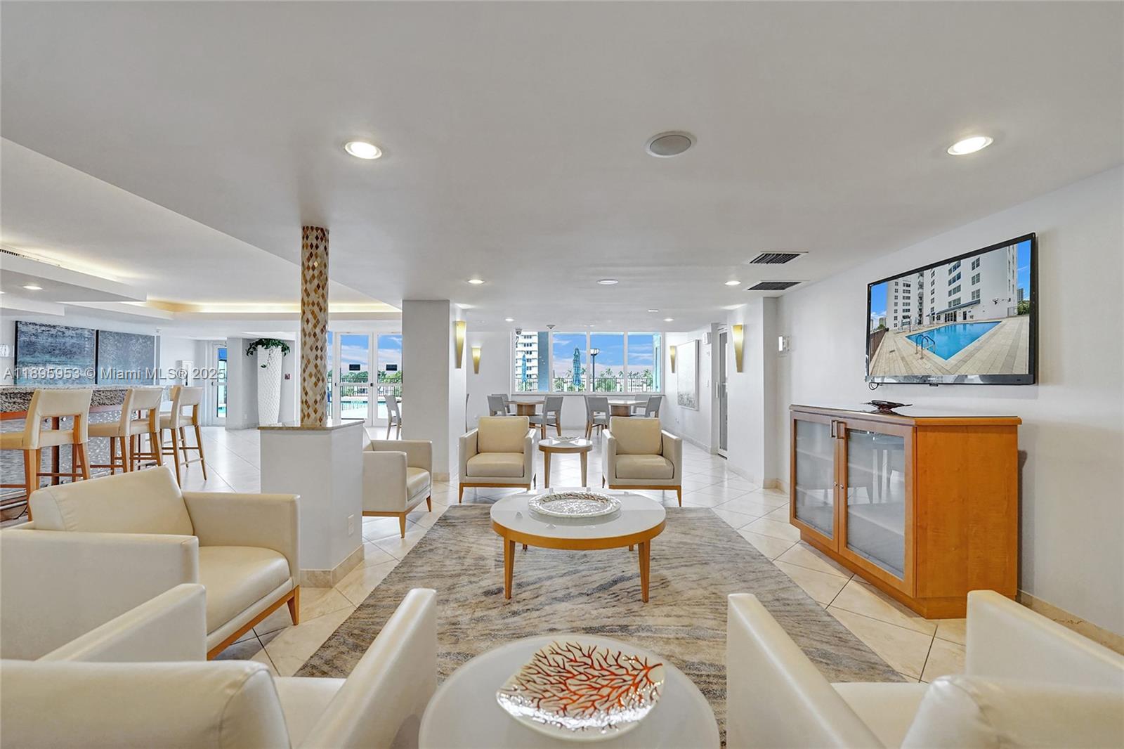 AMERICAS ON THE PARK COND - Residential