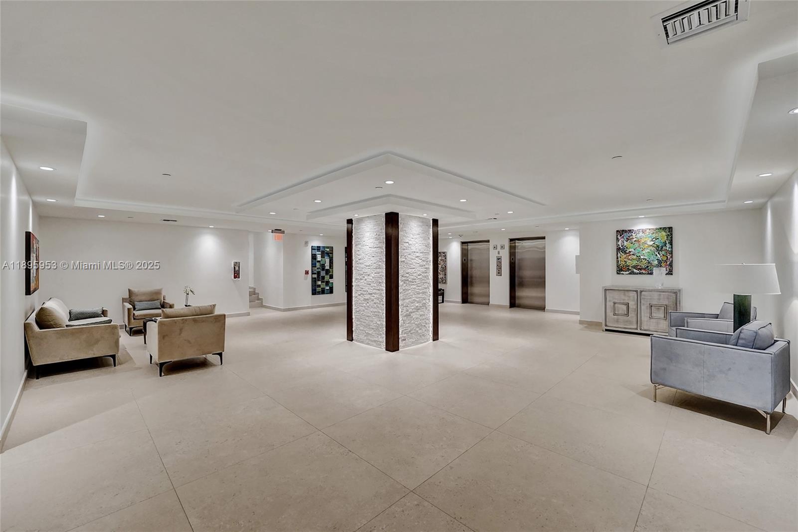 AMERICAS ON THE PARK COND - Residential