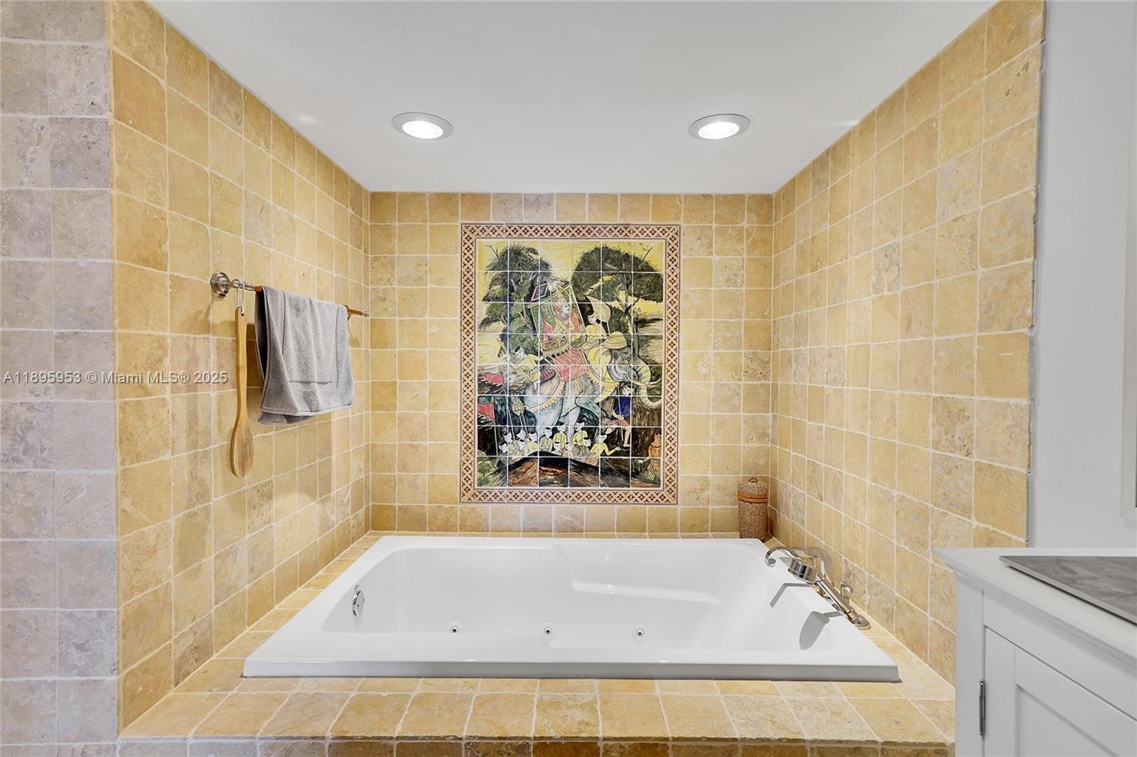 AMERICAS ON THE PARK COND - Residential