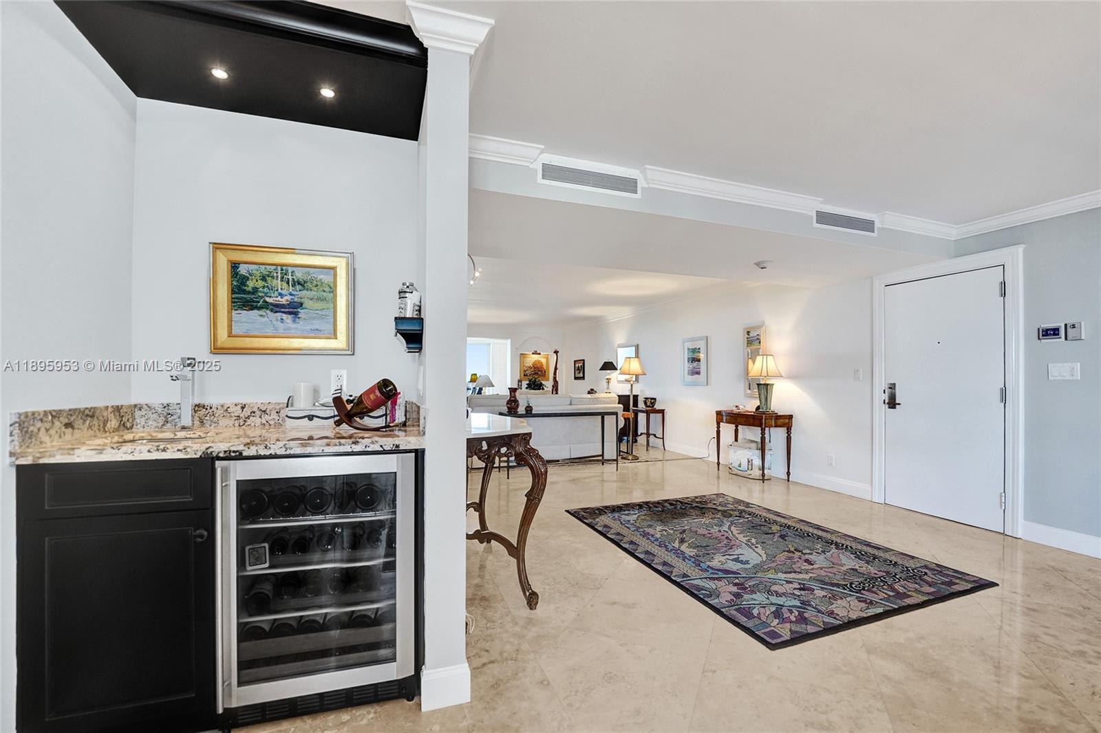 AMERICAS ON THE PARK COND - Residential