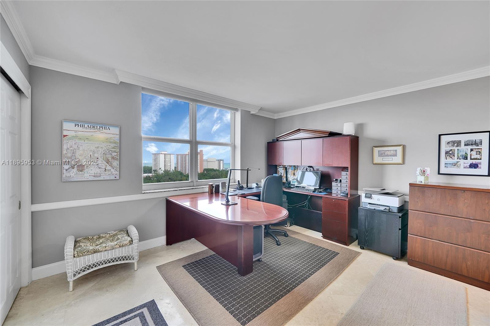 AMERICAS ON THE PARK COND - Residential