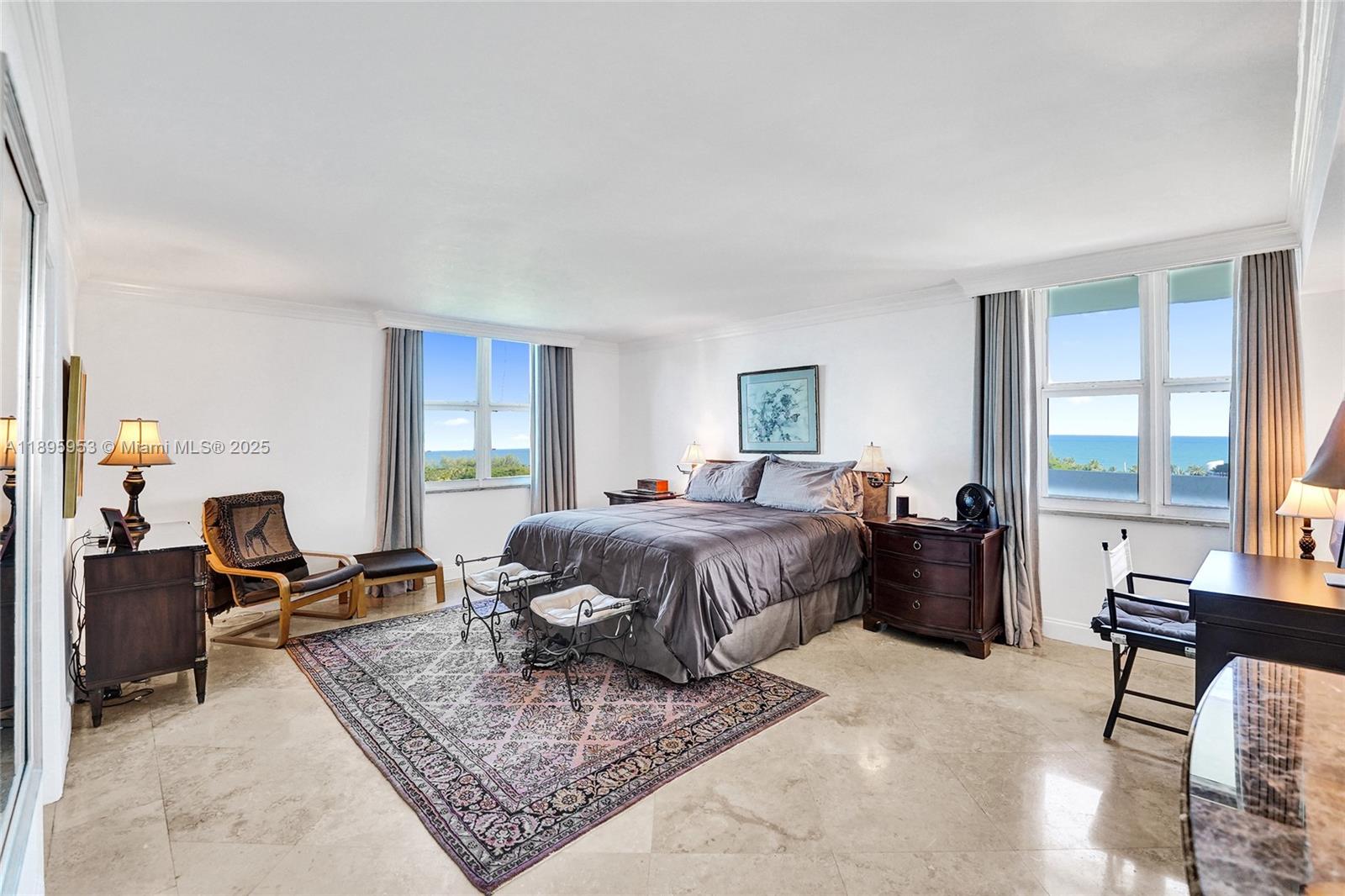 AMERICAS ON THE PARK COND - Residential