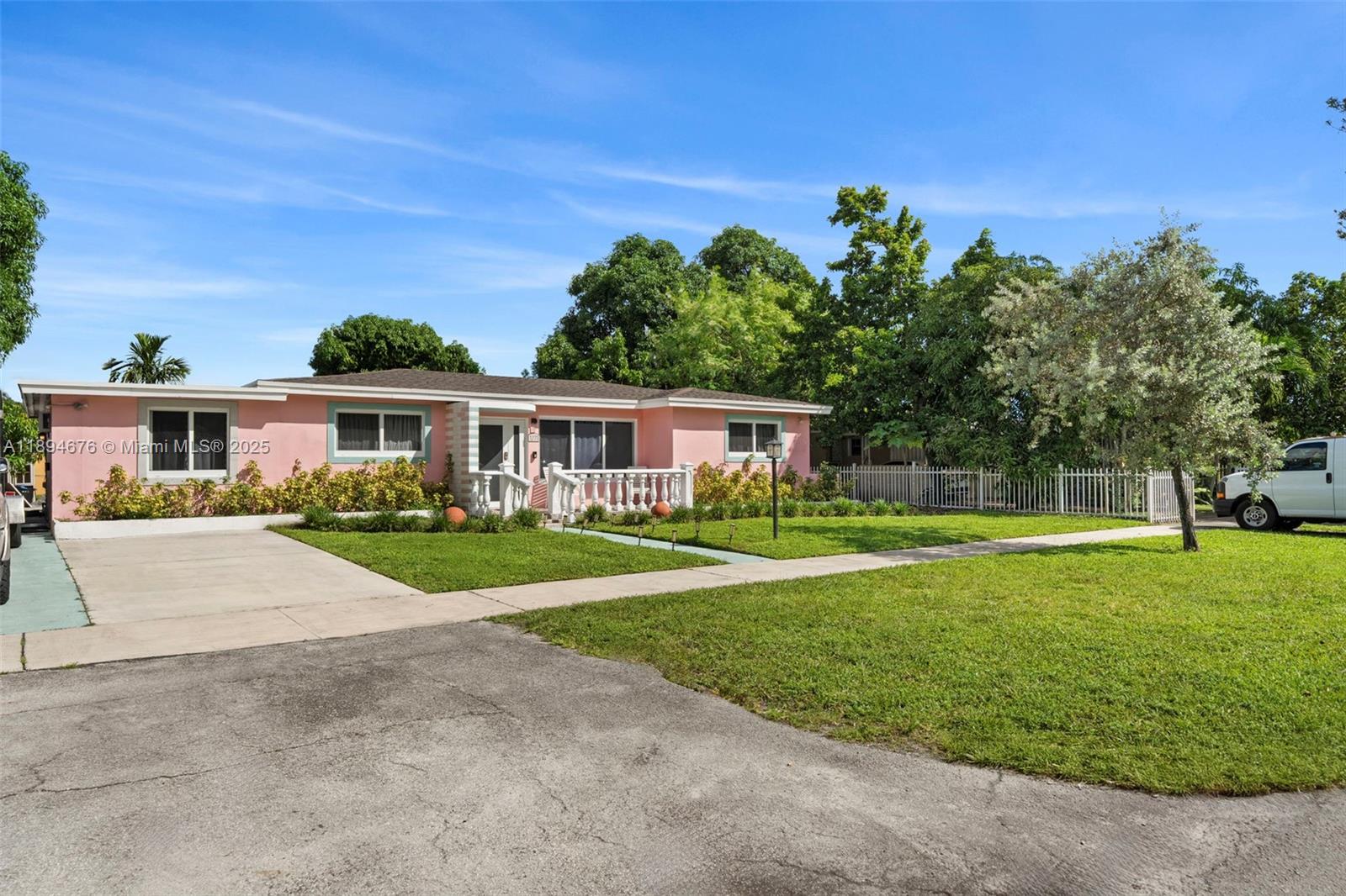 CRAVERO LAKE SHORE EST 2N - Residential