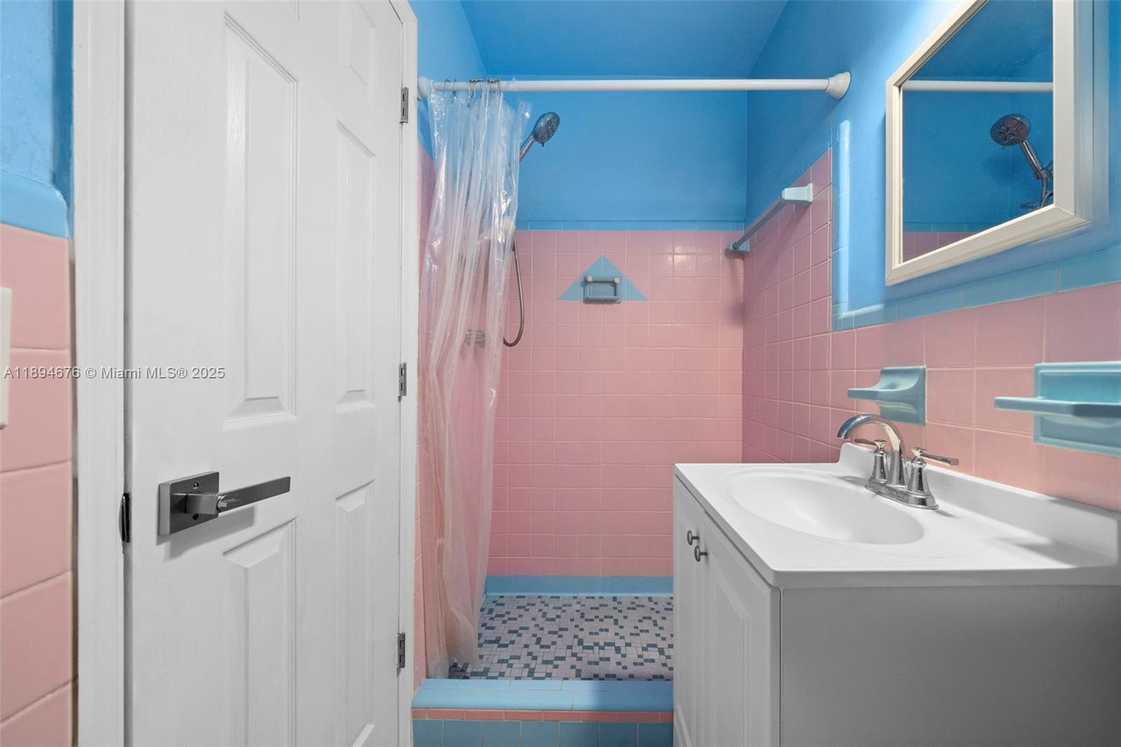 CRAVERO LAKE SHORE EST 2N - Residential