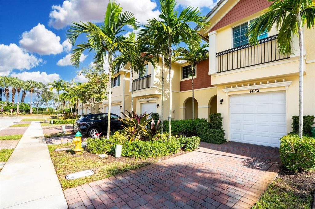 Photo of 4652 Horseshoe Circle, Davie, FL 33328 (MLS # A11933740)