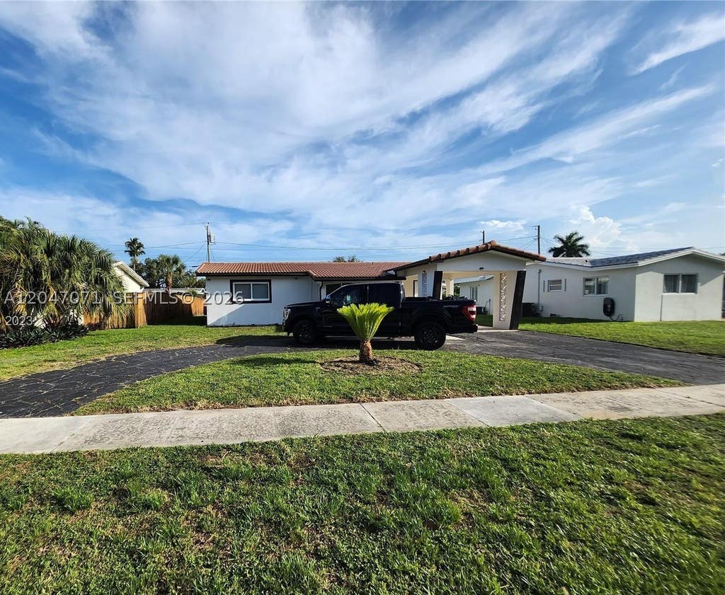 Photo of 3346 Coolidge St, Hollywood, FL 33021 (MLS # A12047071)