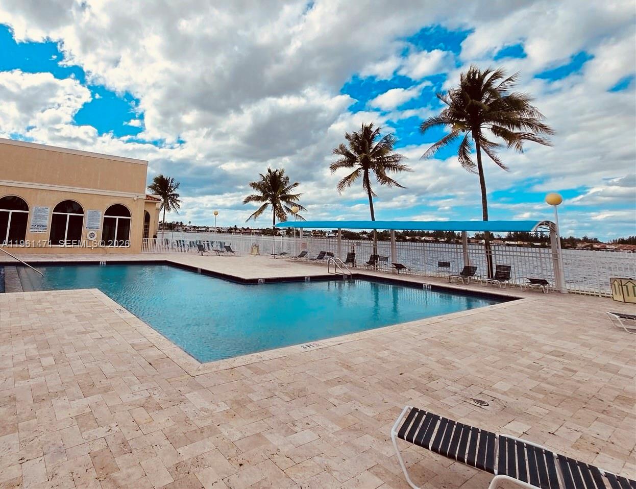 VILLA REAL CONDO NO 7 - Residential