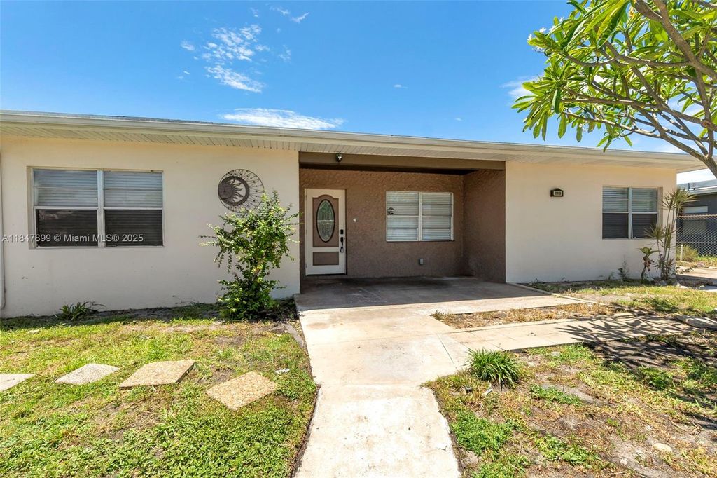 Photo of 213 NW 28th Ave, Fort Lauderdale, FL 33311 (MLS # A11847899)