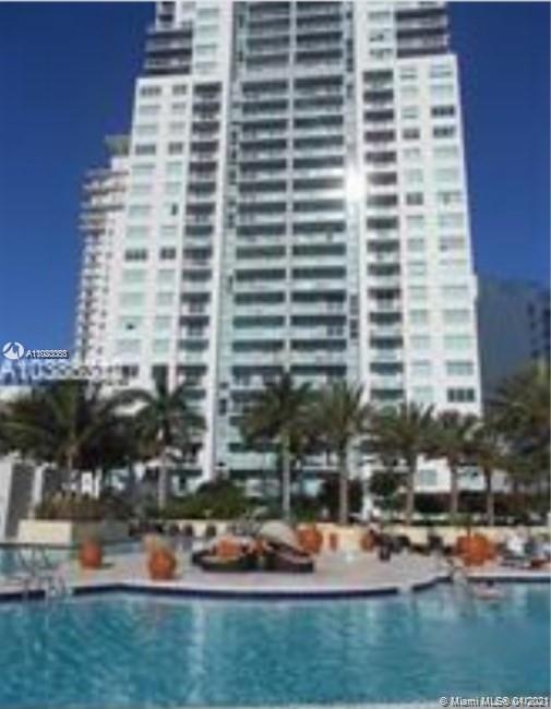 Amazing bay and skyline views. Great location steps away from Bayside market place. Increible amenities gym, spa, 4 pools,
Business center and 24 hours security.
Washer/dryer in the unit, glass shower, high impact windows, parking, valet.
Walking distance to Miami Arena, Center of Performing Arts, restaurants and stores. Full service building with great amenities,
24 hrs concierge &security, theater, health club, conference room and much more..