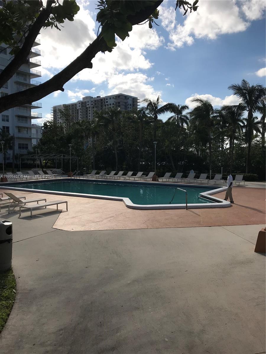 ADMIRALS PORT CONDO EAST - Residential