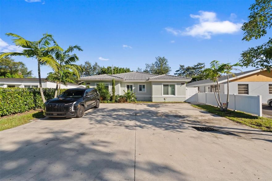 3-Bedroom, 2-Bath Townhouse – Miramar, FL | No HOA | Private Driveway | Pet-Friendly

Available now! This well-maintained 3-bedroom, 2-bath townhouse at 6035 SW 40th Ct, Miramar, FL offers comfortable single-story living with no HOA, pet-friendly policies, and parking for up to 4 vehicles in the private driveway.

The home features tile flooring in main areas and vinyl flooring in all bedrooms – no carpet! Enjoy a practical layout with a spacious living/dining area, a functional kitchen with plenty of storage, and a private laundry area with washer and dryer included. The primary bedroom includes an en-suite bathroom, and all rooms have good natural light.