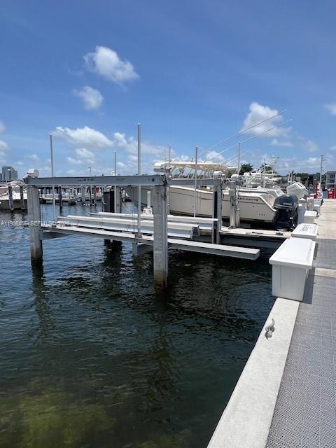 Grove Isle Marina - Land