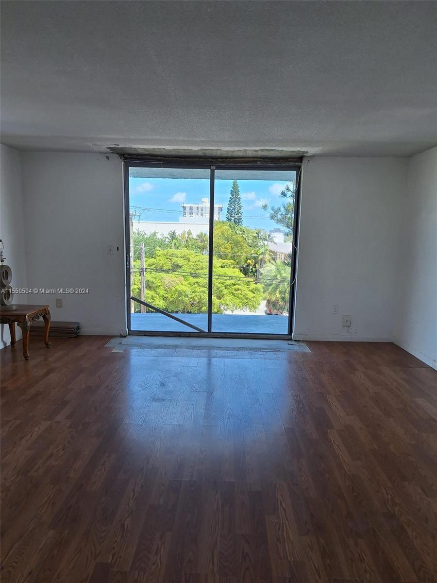 Huge studio for rent. Available on April 1st. Balcony