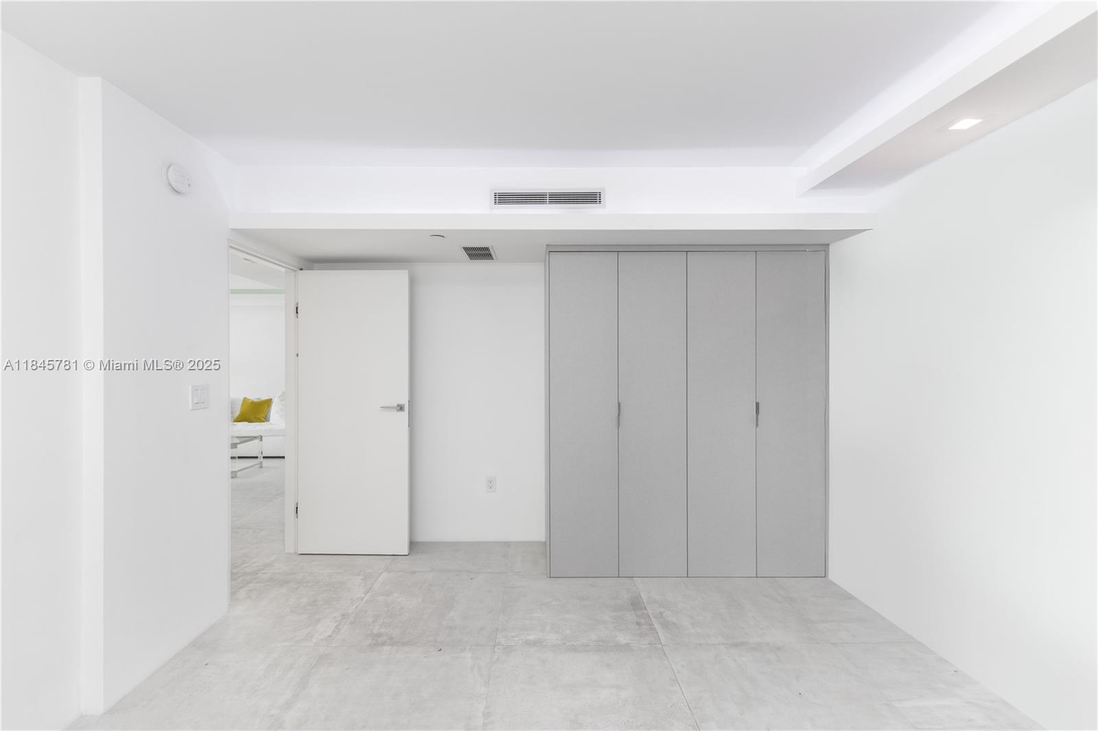 SUNSET HARBOUR SOUTH COND - Residential