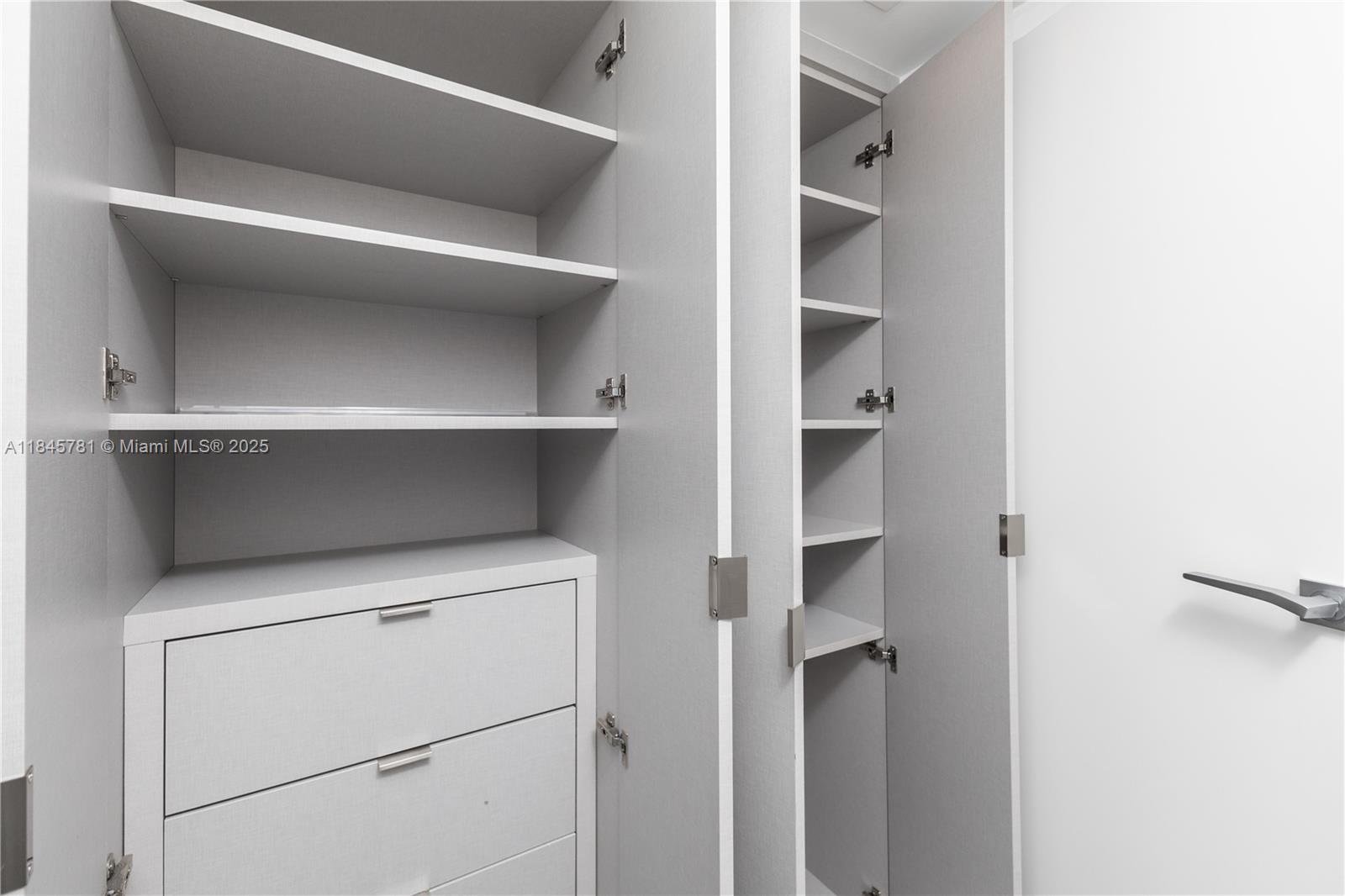 SUNSET HARBOUR SOUTH COND - Residential