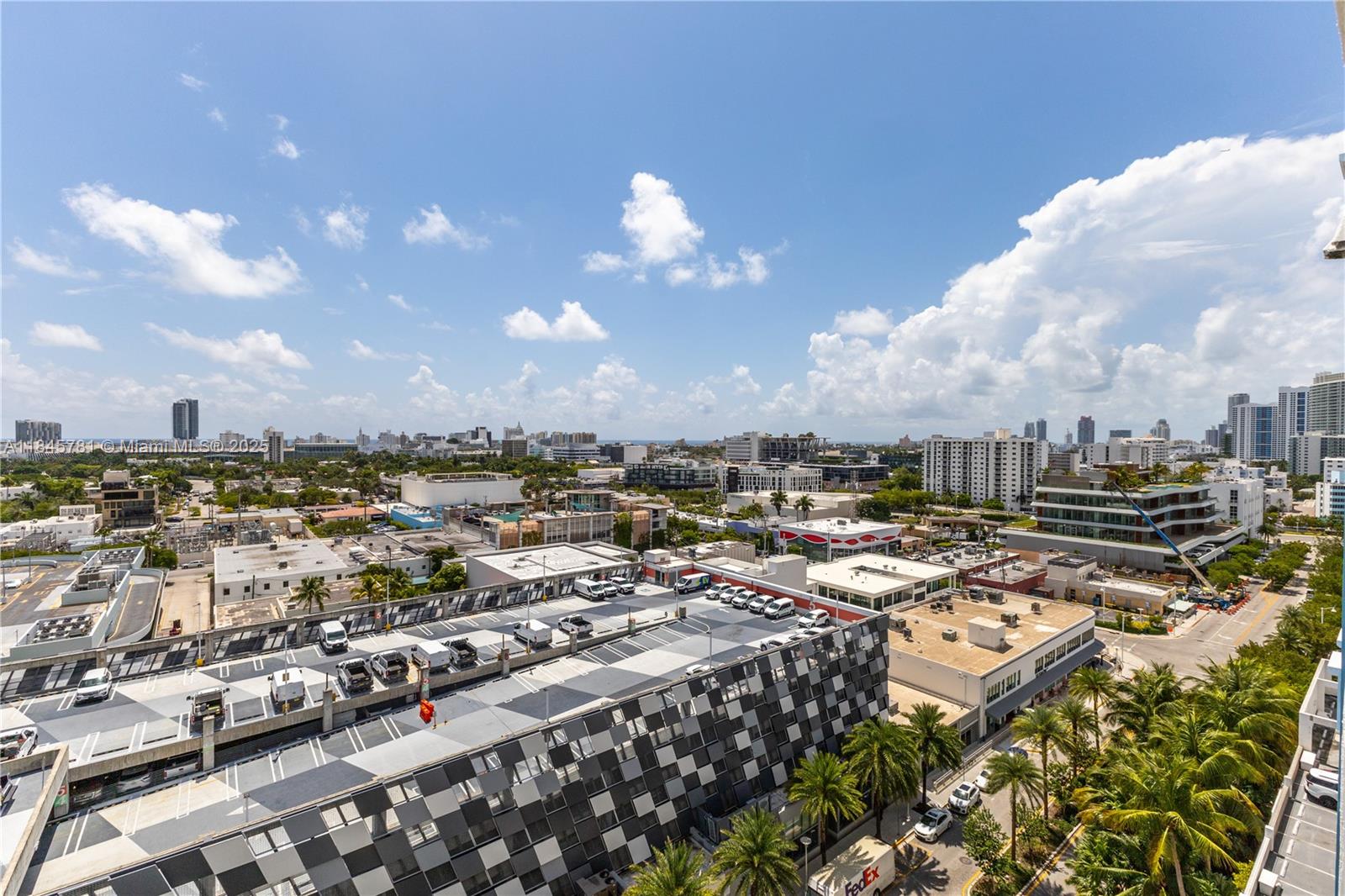 SUNSET HARBOUR SOUTH COND - Residential