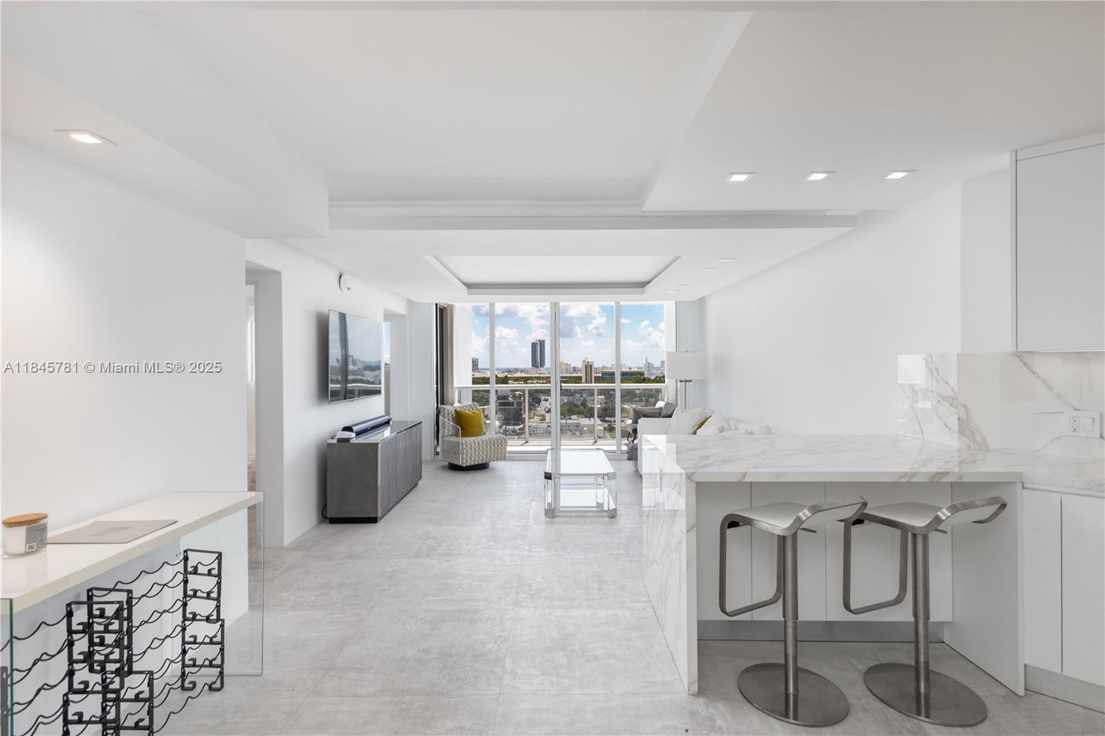 SUNSET HARBOUR SOUTH COND - Residential