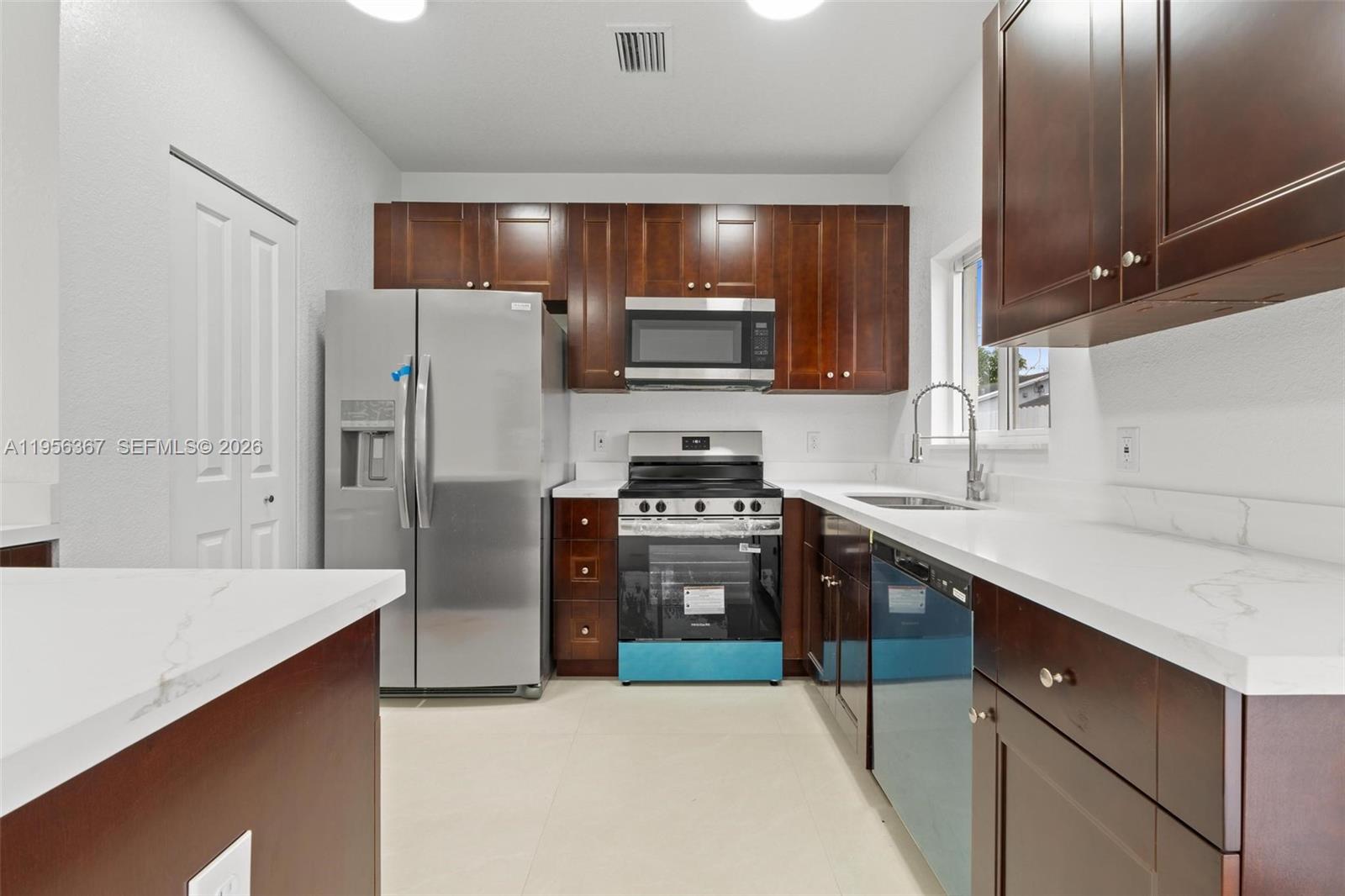 22ND AVE HEIGHTS - Residential