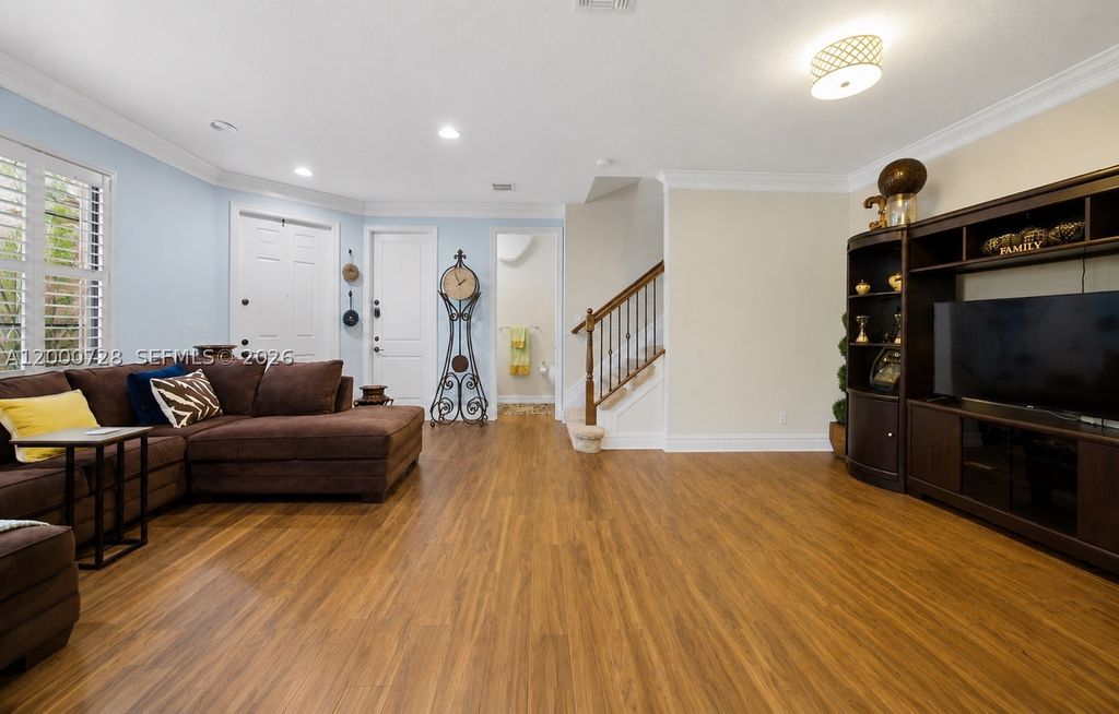 Photo of 110 E Riverwalk Cir E, Plantation, FL 33325 (MLS # A12000728)