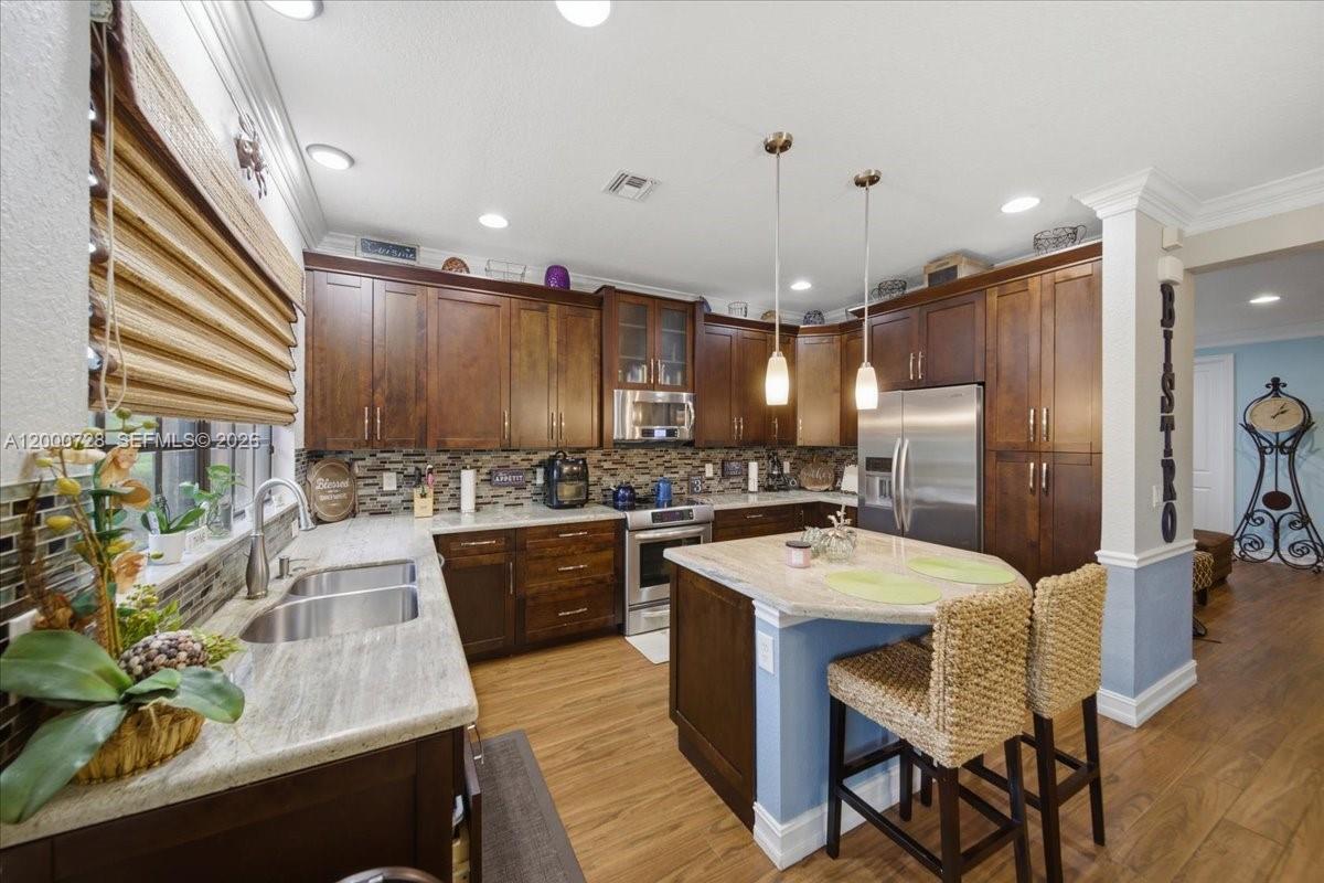 SUNBURST PROPERTIES DEVEL - Residential