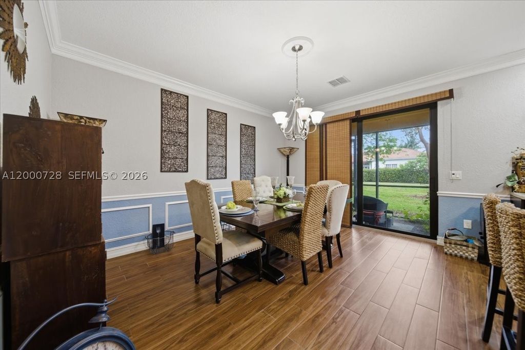 Photo of 110 E Riverwalk Cir E, Plantation, FL 33325 (MLS # A12000728)