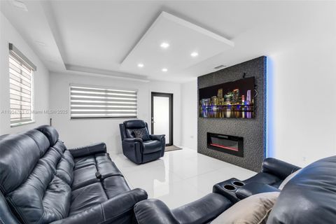 10364 SW 6th St 10364 Sweetwater FL 33174