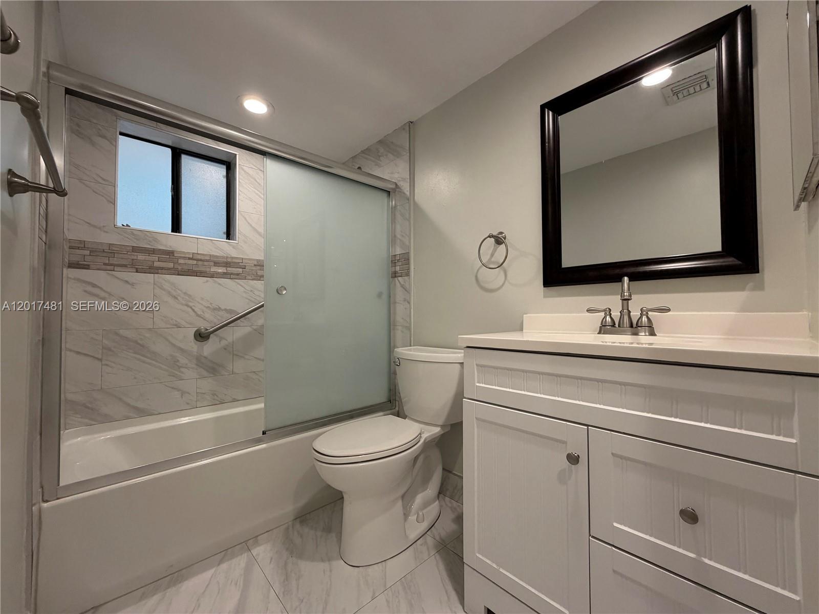 THE HORIZONS CONDO #4 - Residential Lease