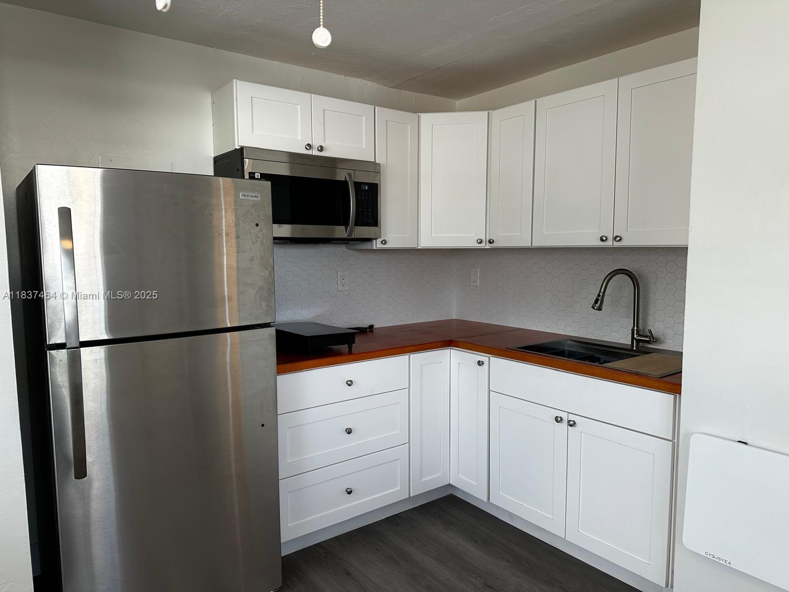 Cozy studio with kitchen (refrigerator, cooktop, microwave oven).
Completely renovated, new appliances, freshly painted.
Full bathroom w/shower. Wall A/C unit. Driveway with two assigned parking spaces (tandem). Quiet neighborhood, conveniently located one block from US-1 & Sheridan. Rent includes all utilities (electricity, water, sewer, garbage removal). Free laundry on site.
Available to move in immediately.
Fast approval, application fee of $80 required.