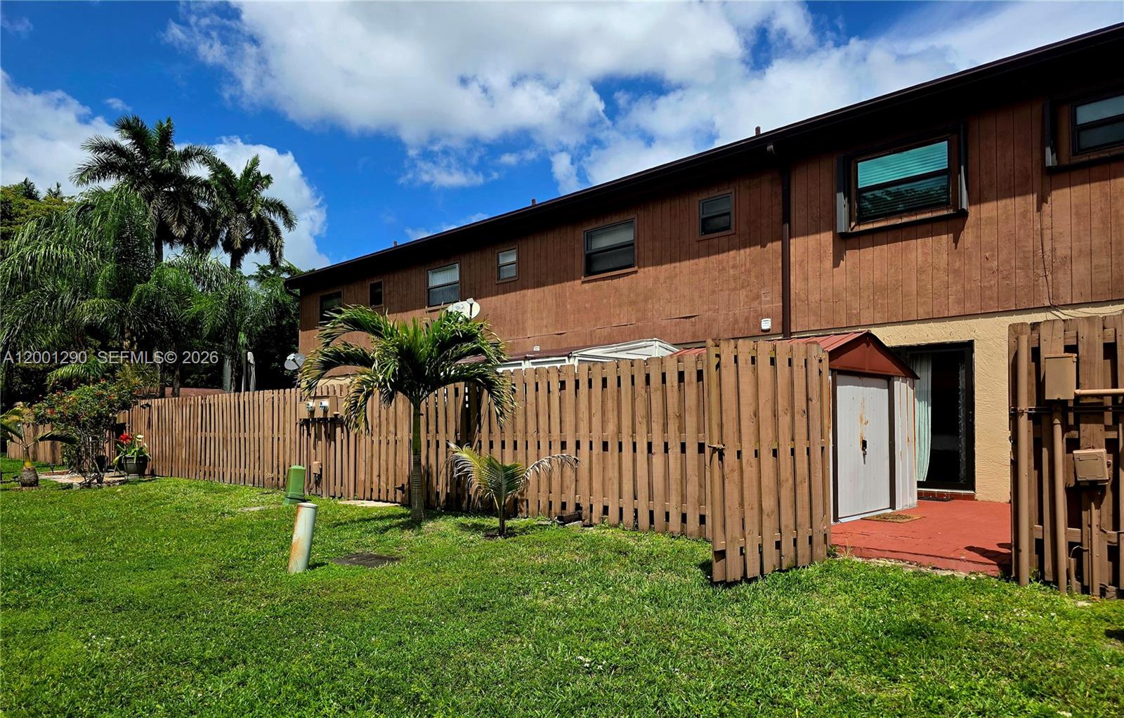 PALM GARDEN PARK - Residential