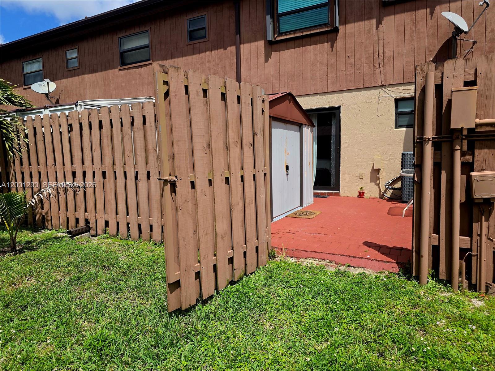 PALM GARDEN PARK - Residential