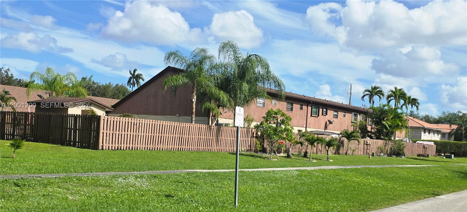 PALM GARDEN PARK - Residential
